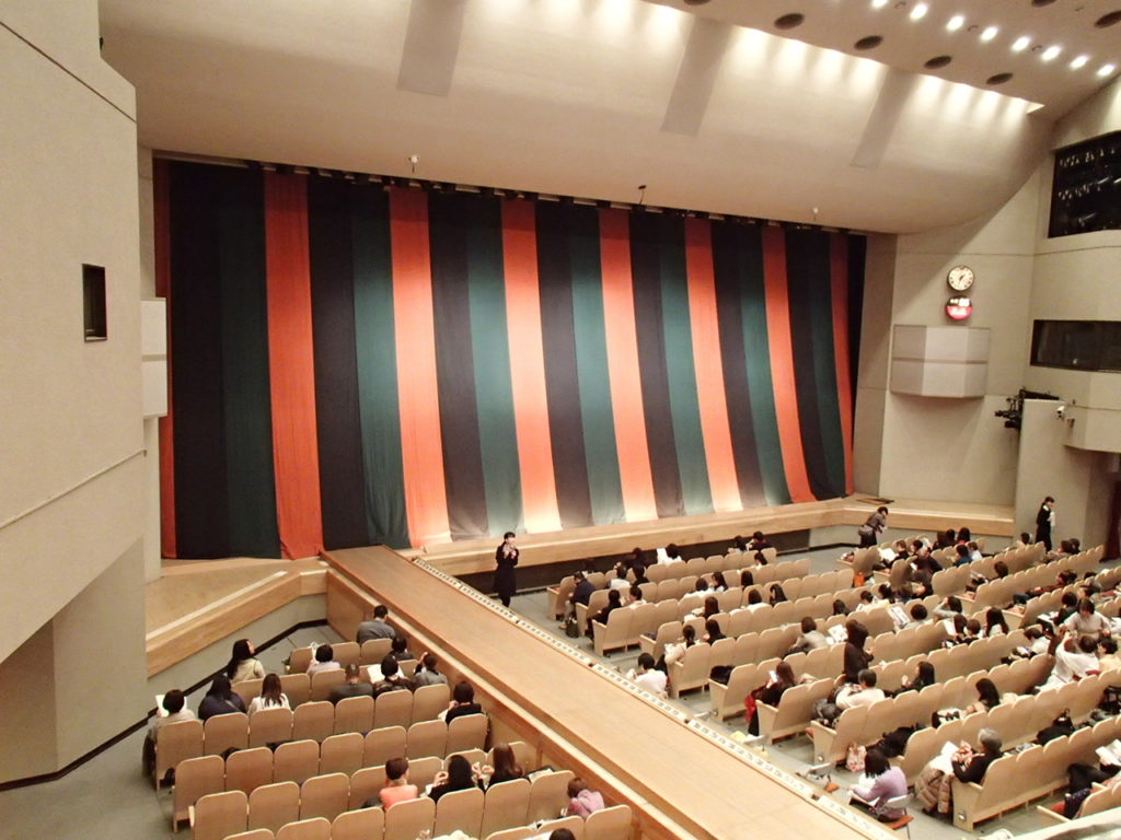 浅草公会堂２階席からの舞台の見え方を写真で紹介 ビギナーが行く歌舞伎 文楽